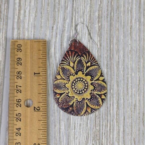 Womens Teardrop Floral Pattern Wire Dangle Earrings Purple Gold Color Boho - Picture 5 of 5